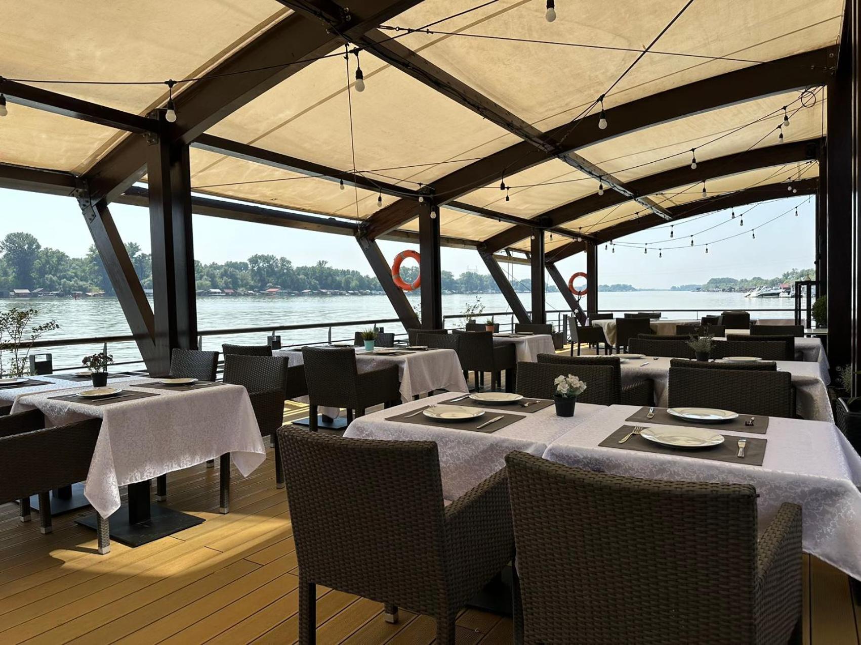 Kame Hotel Belgrade,贝尔格莱德凯美酒店 Ledine エクステリア 写真